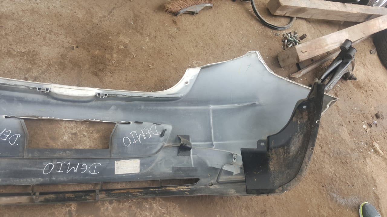 PARACHOQUES POSTERIOR MAZDA DEMIO 2007 AL 2014